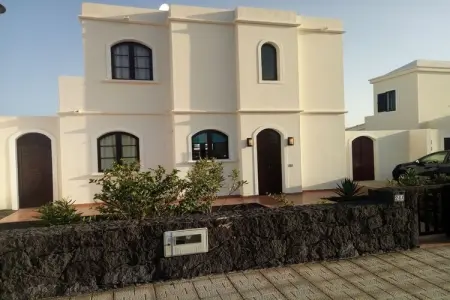 Maison moderne 120 m² avec piscine à Playa Blanca : photo 1