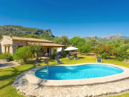 Villa Can Llobera, piscine privée à Pollença : photo 1