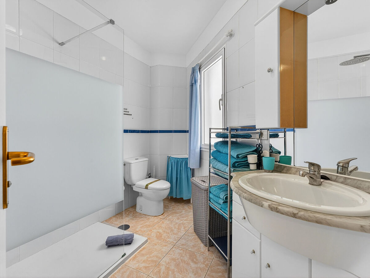 Appartement Kris Costasol – terrasse et vue mer à 300 m de la plage - Photo 12