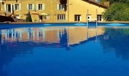 Location maison à Saint Cernin de l'Herm, Maison spacieuse avec piscine privée à Saint-Cernin-de-lHerm