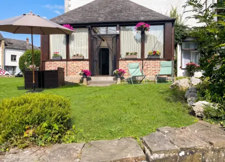 Bungalow avec jardin privé et barbecue près de Yvoir : photo 1