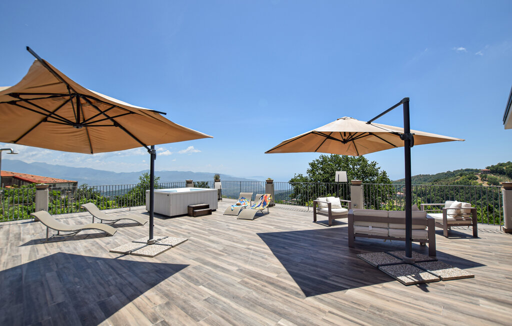 Maison 12 personnes Guarrazzano, 6 chambres et jacuzzi - Photo 9