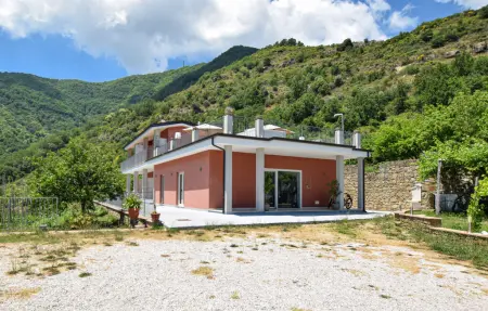 Maison 12 personnes Guarrazzano, 6 chambres et jacuzzi
