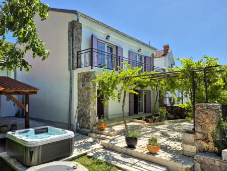 Maison Katarina avec jacuzzi à Crikvenica : photo 2