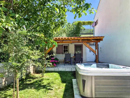 Maison Katarina avec jacuzzi à Crikvenica : photo 3