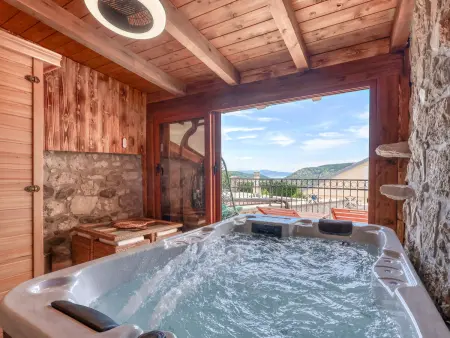 Villa Lara, maison 2 pièces avec jacuzzi à Grižane : photo 1