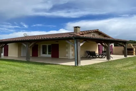 Maison 3 chambres avec piscine et golf à 2 km : photo 2