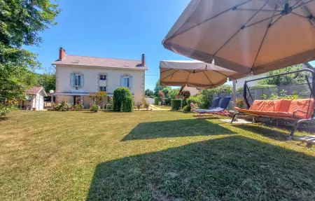 Maison 5 chambres avec piscine privée et accès rivière