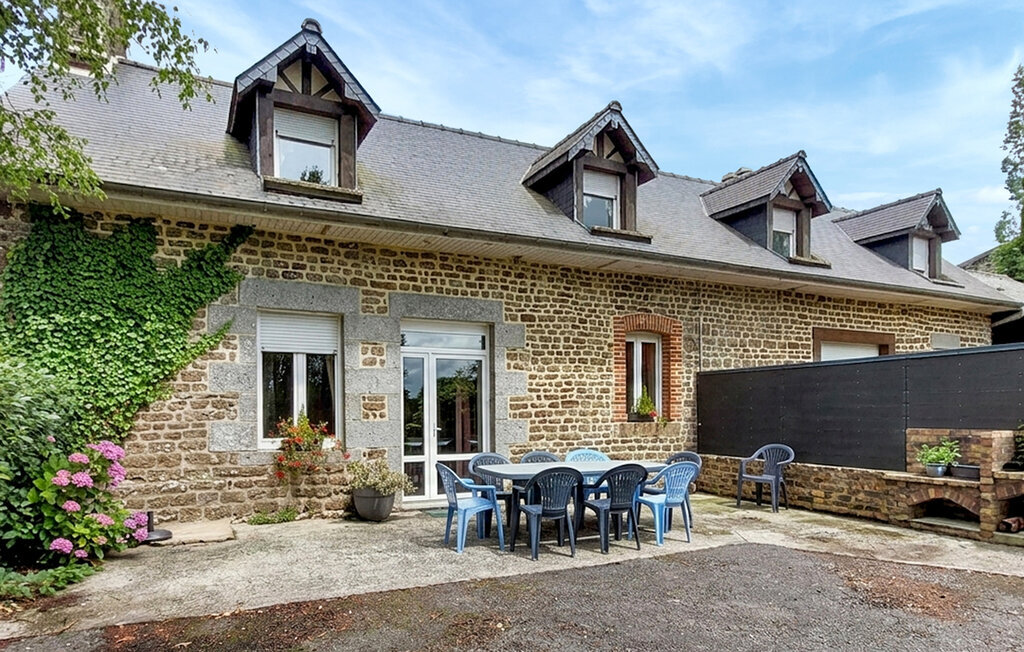 Maison en pierre avec spa et jacuzzi à La Chapelle-Urée - Photo 1