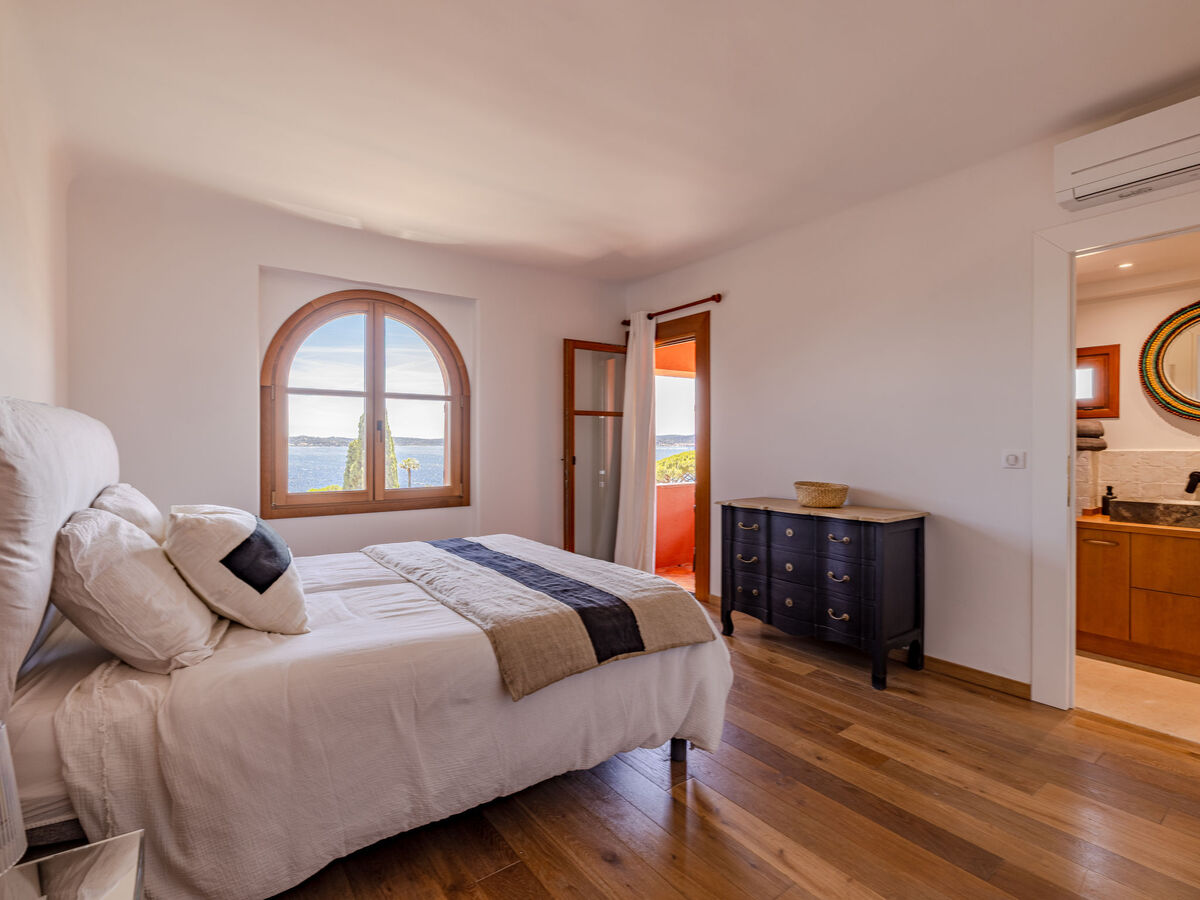 Villa Floralies à Sainte-Maxime, piscine et vue mer - Photo 22