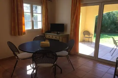 Villa Lou Gourg à Carros : 2 chambres, piscine lagon : photo 3