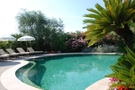 Villa Lou Gourg à Carros : 2 chambres, piscine lagon : photo 16