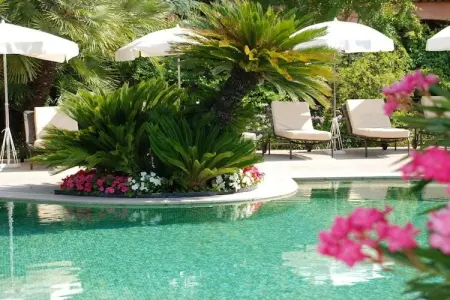 Villa Lou Gourg à Carros : 2 chambres, piscine lagon : photo 19