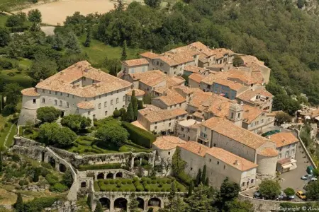 Villa Lou Gourg à Carros : 2 chambres, piscine lagon : photo 24