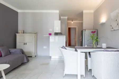 Maison « Il nido del lago » avec piscine à Porto Ceresio : photo 10
