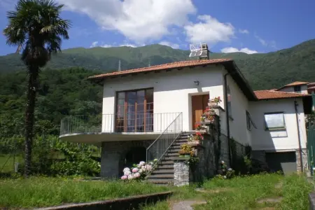 Location maison à Musso, Maison de vacances à Musso avec piscine