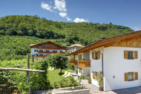 Schrenteweinhof, maison entre vignes et vergers à Lana : photo 1
