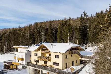 Location maison à Meransen, Appartement de vacances avec 4 chambres