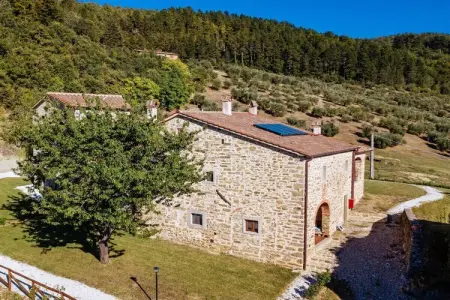 Maison Dicomano : loggia voûtée, piscine et vallée : photo 9