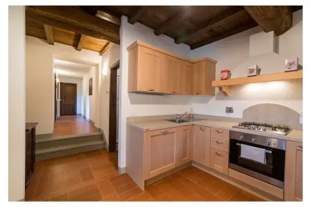 Maison Dicomano : loggia voûtée, piscine et vallée : photo 13