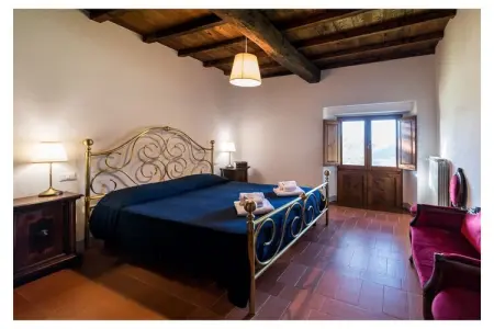 Maison Dicomano : loggia voûtée, piscine et vallée : photo 20