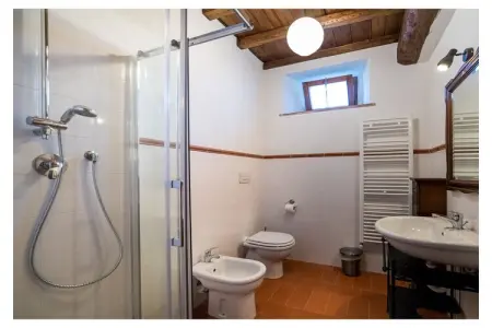 Maison Dicomano : loggia voûtée, piscine et vallée : photo 24
