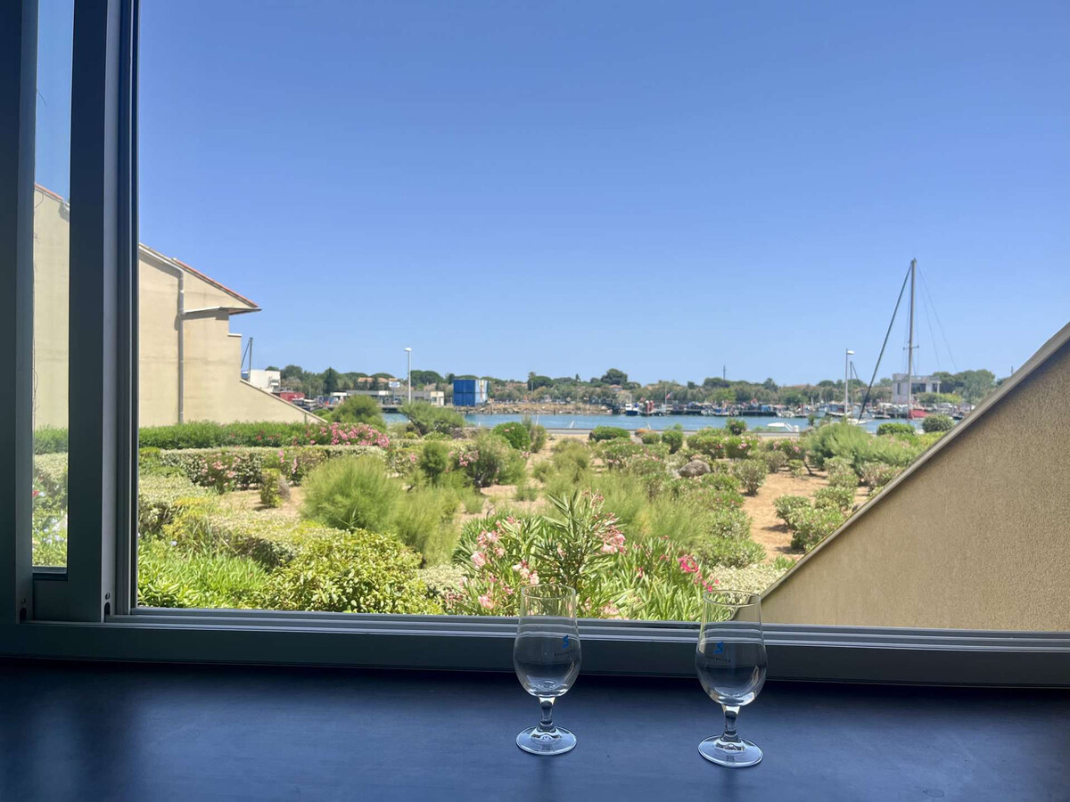 Studio rénové vue jardins et Hérault au Grau d'Agde - Photo 1