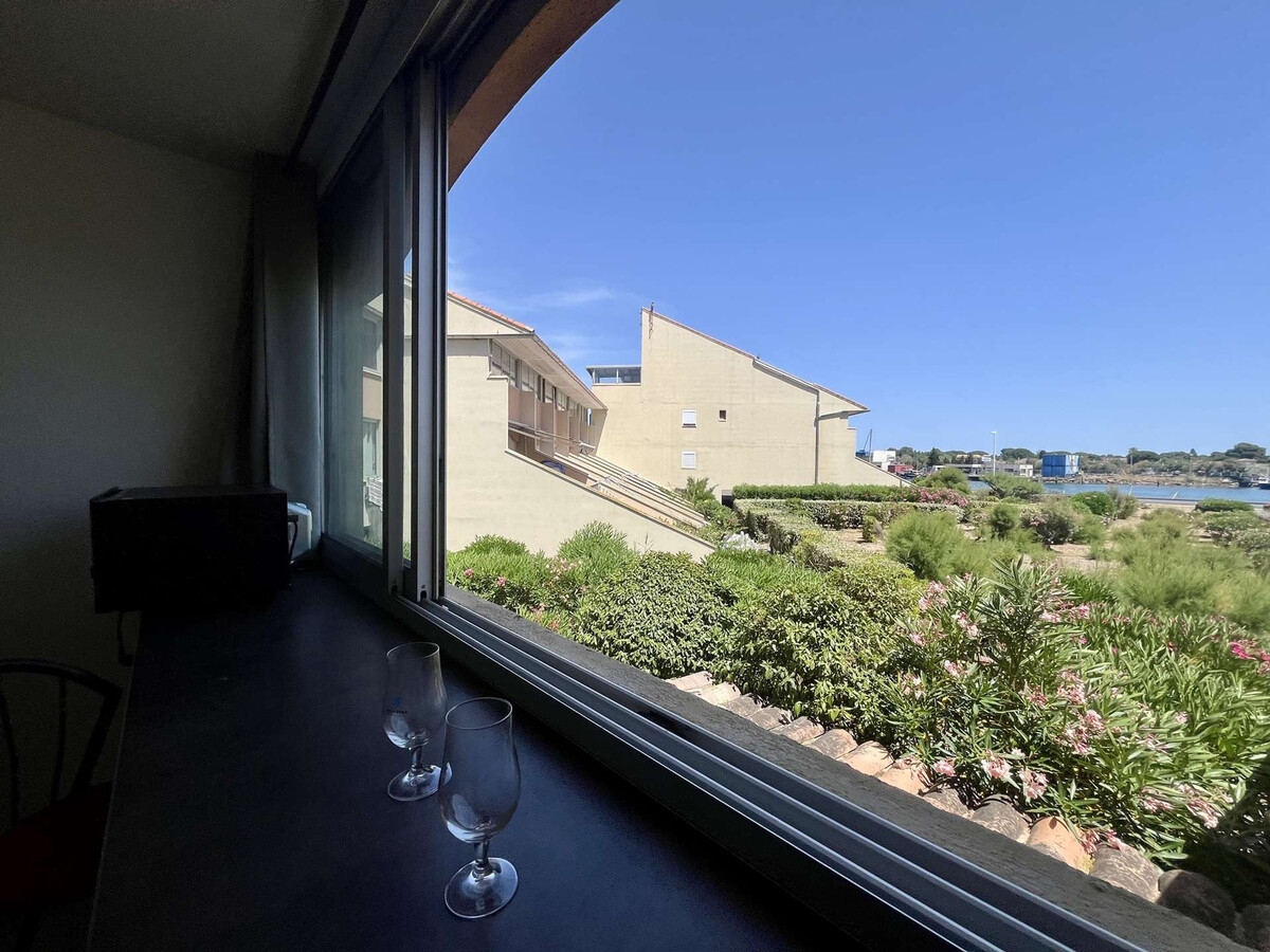 Studio rénové vue jardins et Hérault au Grau d'Agde - Photo 15