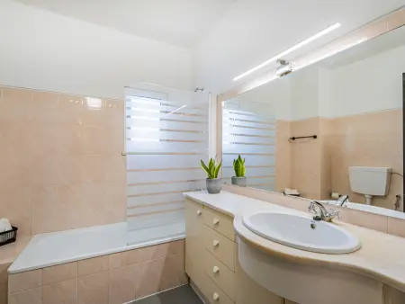 Mimi's Apartment – 1 chambre, piscine, 20 min plages : photo 11