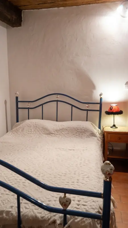 Studio vintage 50 m² avec entrée privée à Belgentier : photo 3