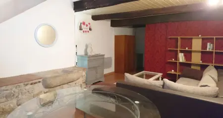 Studio vintage 50 m² avec entrée privée à Belgentier : photo 7