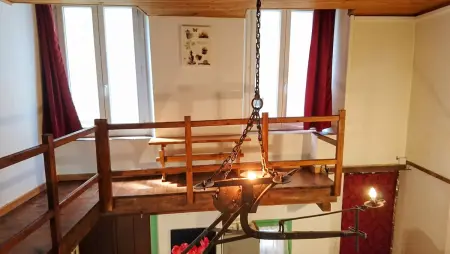 Studio vintage 50 m² avec entrée privée à Belgentier : photo 10