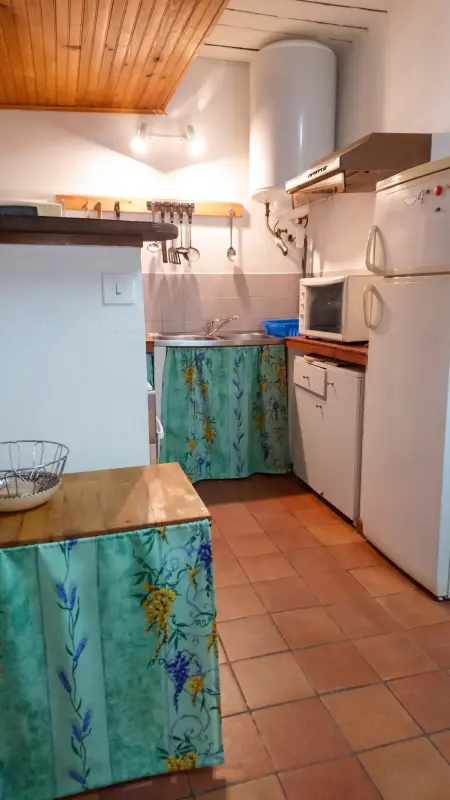 Studio vintage 50 m² avec entrée privée à Belgentier : photo 16