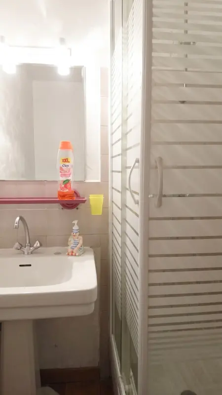 Studio vintage 50 m² avec entrée privée à Belgentier : photo 17