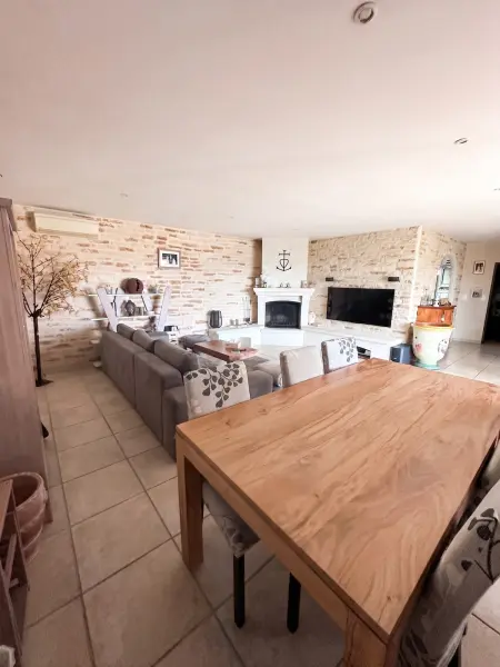 Villa avec piscine privée et jacuzzi à Monclar-de-Quercy : photo 4