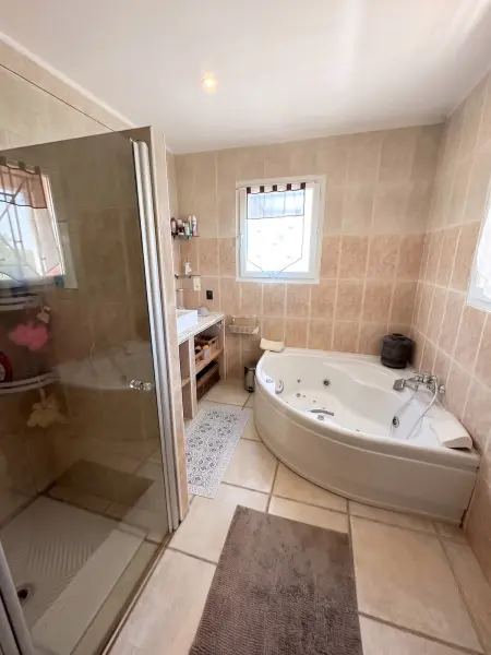 Villa avec piscine privée et jacuzzi à Monclar-de-Quercy : photo 19