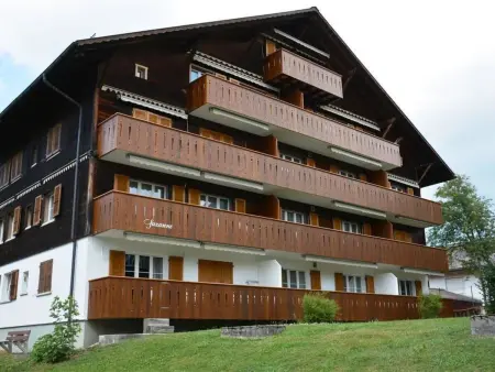 Location appartement à Gstaad, Suzanne Nr. 18 Appartement/Fewo, Dusche oder Bad, WC 5-Bettwohnung