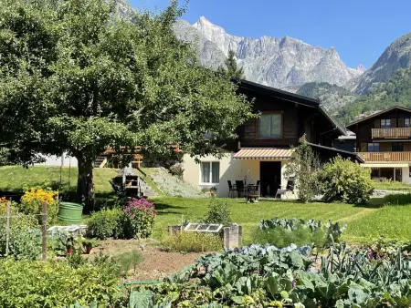 Location appartement à Fiesch, Sweda EG Süd Appartement/Fewo, Dusche oder Bad, WC 2 Zimmerwohnung, 2-Betten