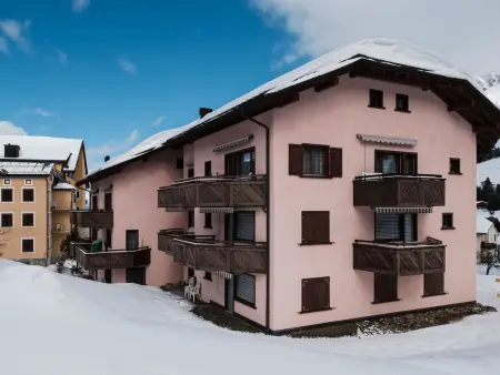 Location appartement à Parpan, Haus Sunneschy Whg. 301 Appartement/Fewo, Dusche, WC, 3 Schlafräume Maisonette F