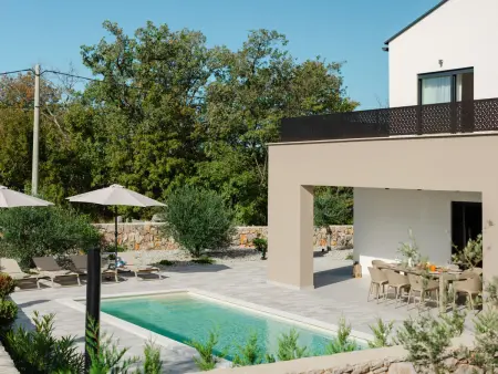 Villa Divine à Dobrinj : piscine privée et vue mer : photo 15