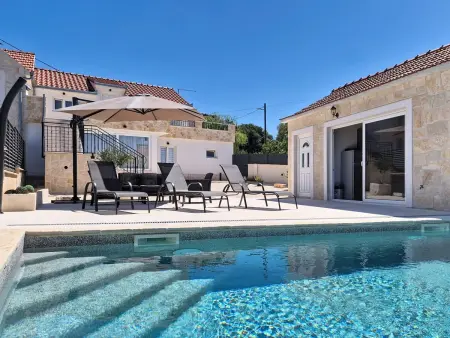 Maison Lili avec piscine privée à Marina