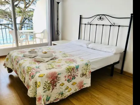 Studio face mer avec terrasse privée à Tossa de Mar : photo 2