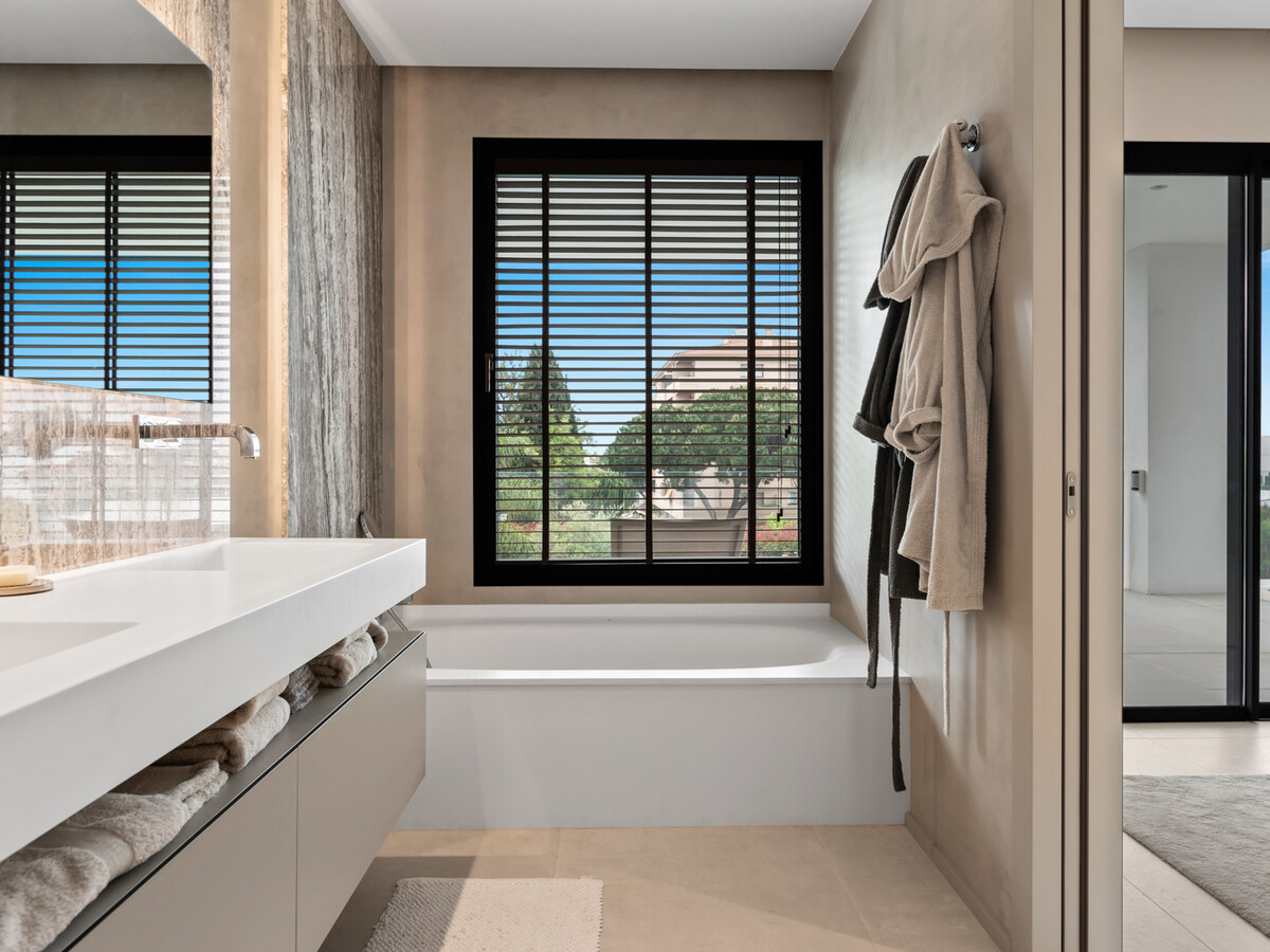 Villa moderne 5 chambres avec piscine privée - Marbella - Photo 34
