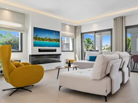 Villa Cortes, 4 chambres avec piscine chauffée à Benahavís : photo 8