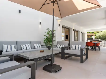Villa Cortes, 4 chambres avec piscine chauffée à Benahavís : photo 12