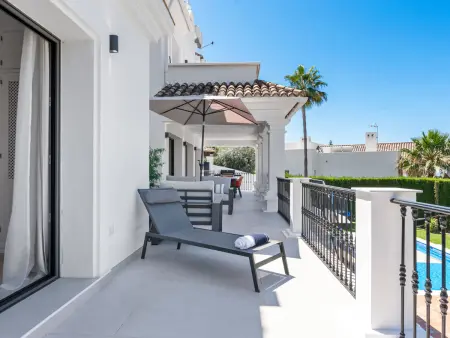 Villa Cortes, 4 chambres avec piscine chauffée à Benahavís : photo 13