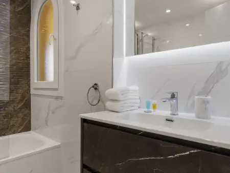 4 chambres à Nueva Andalucía, terrasse et piscine : photo 14