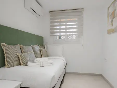 4 chambres à Nueva Andalucía, terrasse et piscine : photo 16