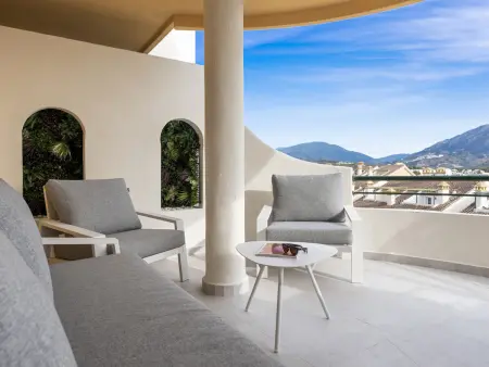 4 chambres à Nueva Andalucía, terrasse et piscine : photo 18