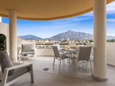 4 chambres à Nueva Andalucía, terrasse et piscine : photo 22
